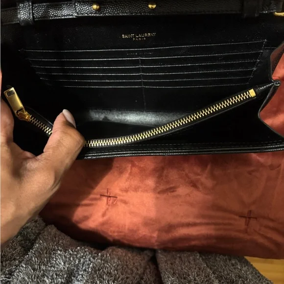 Saint Laurent Cassandre Chain Wallet - Picture 7 of 10